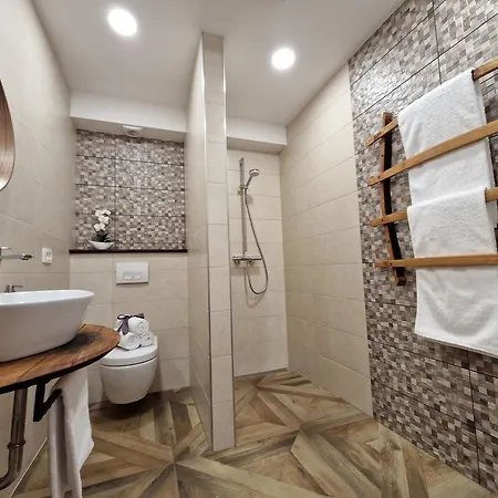 Wine & Vinales * Koper