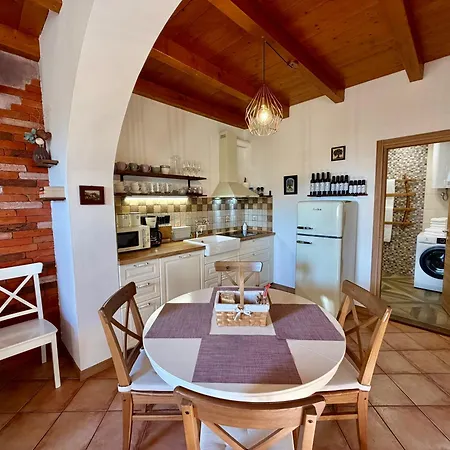Wine & Vinales * Koper